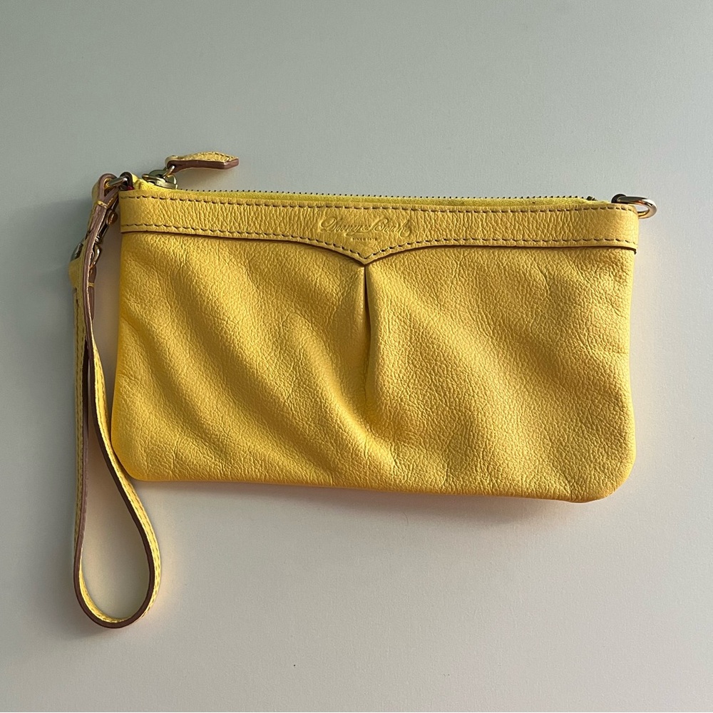 🌸Dooney & Bourke Pale Yellow Pebbled Leather Wristlet - Picture 1 of 5